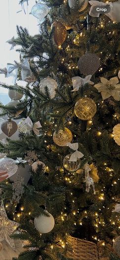 Christmas tree real look ONLY decorations not included