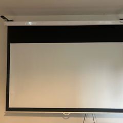 Optoma projector screen & 2 brackets