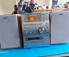 SONY Micro Hi-Fi Component System Model CMT-CP100, Radio Tape and CD, and in excellent condition