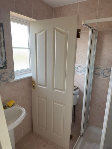 11 Matching Internal Doors Compete Set with Hinges and Handles