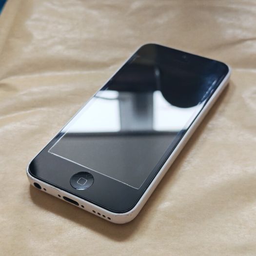 Apple iPhone 5c - 8GB - White - Activation locked - Parts only