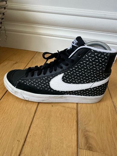 Nike black & White Blazers