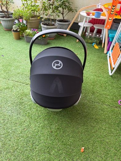 Cybex Car Seat Cloud Z and Swivel ISOFIX Base