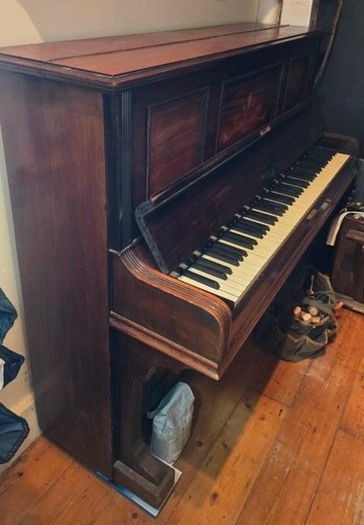 Willis & Co. Piano