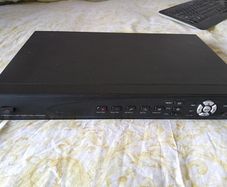 4 chanel dvr and 3 outdors cameras with infrared
