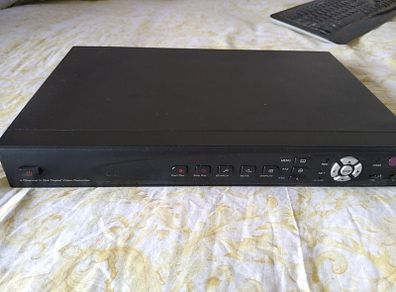 4 chanel dvr and 3 outdors cameras with infrared