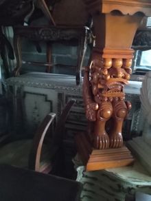 Vintage pedestal
