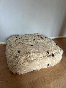 Wool pouf