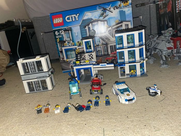 Lego City 60141 Police Station
