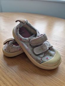 Clarks girls UK  5G