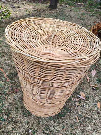 Large wicker Basket and Lid