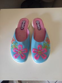 slippers