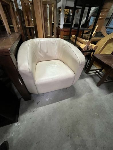 Office chairs - 20e each. See pics