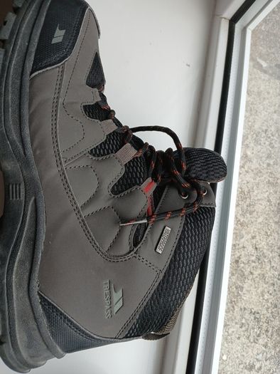 mens hiking boots