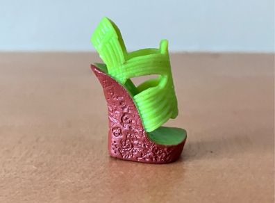 2012 Monster High Skelita Shoe( right shoe only)