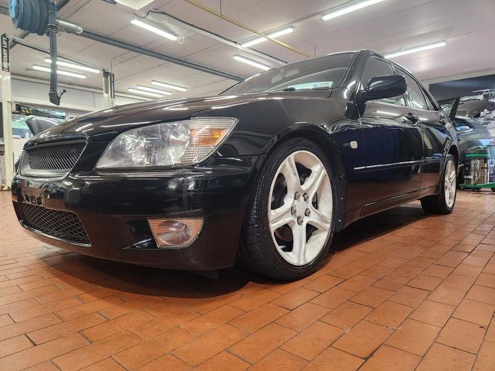 2004 Lexus Is