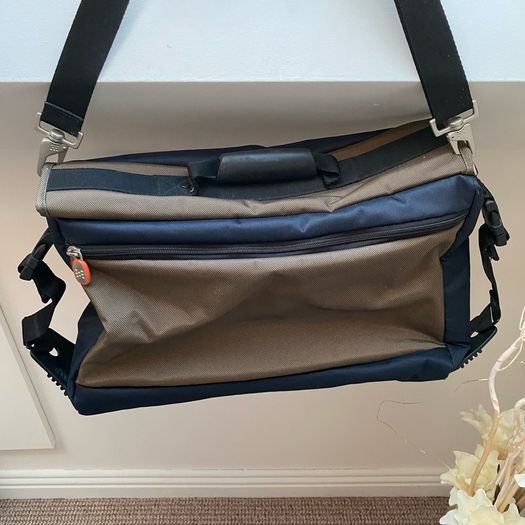 Eddie Bauer Computer Shoulder Bag Two-Tone Green Navy Tech Commuter Case