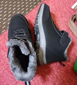 Temu High-Top Winter Sneakers with Faux Fur Trim Size 36/UK 3, Black (Brand New)