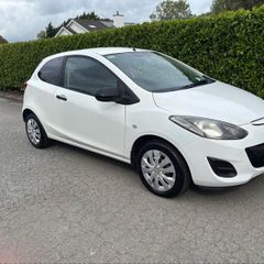 Mazda Mazda2 2013
