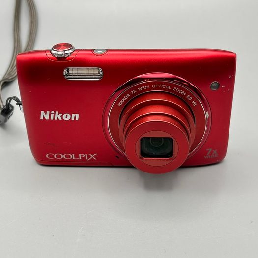 Nikon COOLPIX S3500 20.1MP - Digital Camera - Red - Full Kit