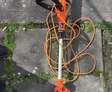 Black & Decker Corded Strimmer