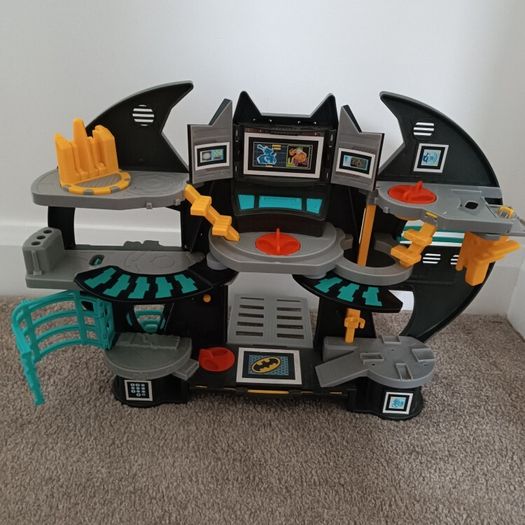 Batman Imaginext batcave