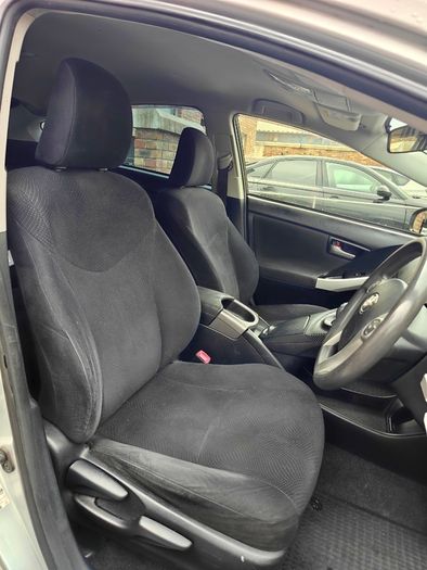 2013 Toyota Prius 1.8 Hybrid - Priced to Sell
