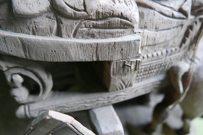 Ancient Chinese Bas-relief in Oak - Chinese Hand Carved Oak ,Antique Wall Art. (big thick and heavy) 22,8" x 21,5" thickness 8"