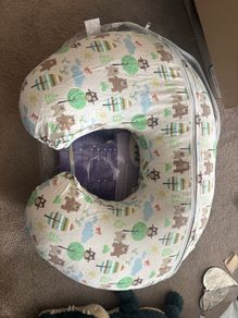 Bobby nursing pillow