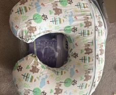 Bobby nursing pillow