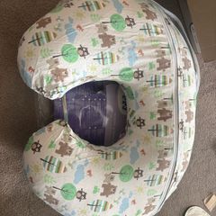 Bobby nursing pillow