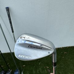 Right handed golf clubs
