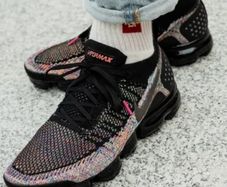 nike vapormax flyknit 2 size 9.5