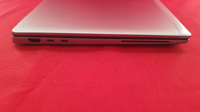 Dell Latitude 7340, i5 Cpu (13th gen), 16 GB Ram, 512 GB Storage (SSD).