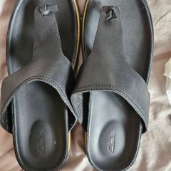 clarks flip flops