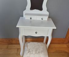 Kids Makeup Table