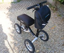KneeScoot Quad 4 with extra soft knee pad