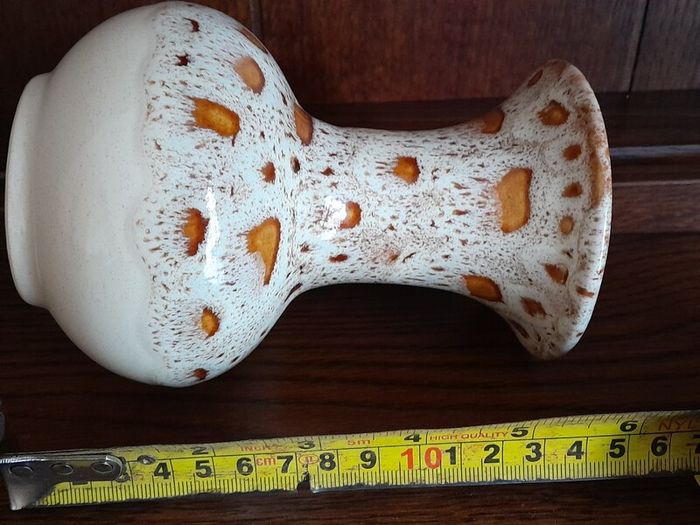 Mid Century Fosters England Honeycomb 6 inch vase