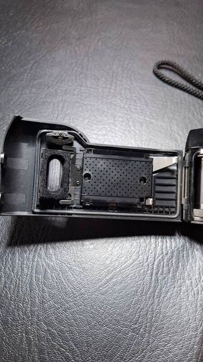 Olympus  SuperZoom 2800 Point & Shoot 35mm Film Camera READ!