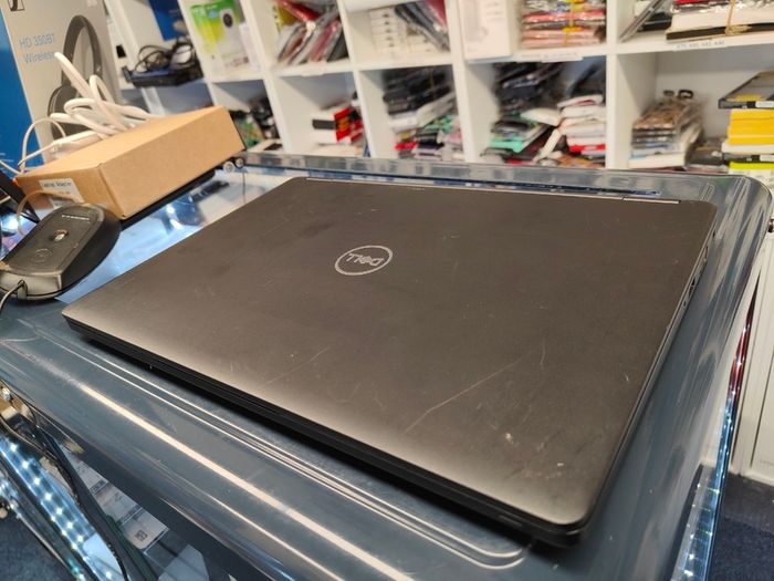 Dell Latitude 5490 14" Laptop Core i5-8350U 8GB RAM 256GB SSD Windows 11 Pro.