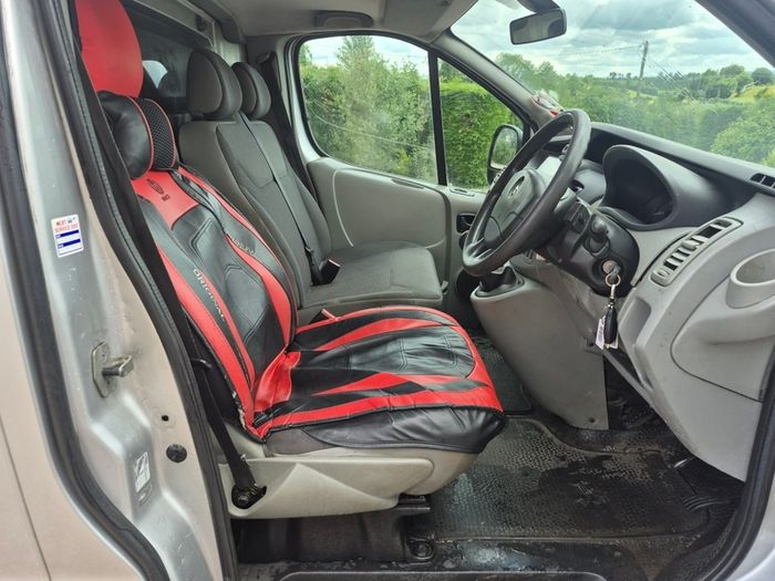 opel vivaro 2.0