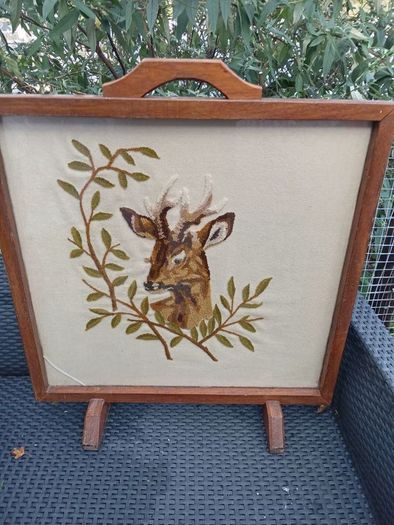 Beautiful Embroidery Big Fire Screen, Crack
