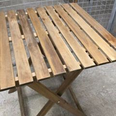 5 wooden tables