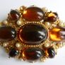Vintage 1980s SPHINX Brown Cabochon and Pearl Brooch Image 3
