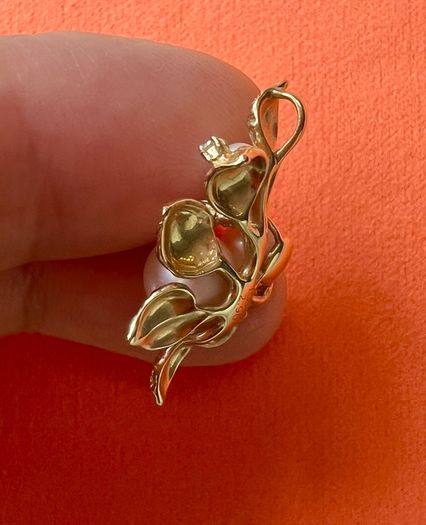Vintage 14ct Gold & saltwater Pearl Floral Pendant