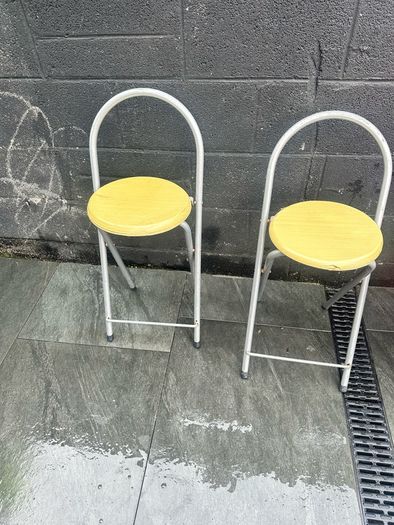 2 garden chairs