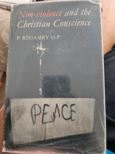 Non Violence And The Christian Conscience  By P. Regamey O.p. First Edition Hardback With Dustjacket In Good Condition.  See Photos For Same.
