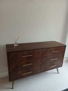 bedside lockers and matching chest of drawers