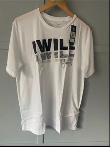 BNWT Under Armour Top - L