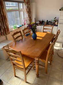 Dining table + 6 chairs